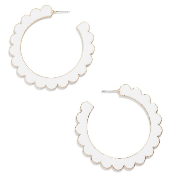 💐Desideria White Scalloped Hoop Earrings - Picture 2 of 8